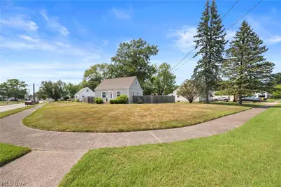 2583 E 38th Street, Lorain, OH 44055 - Photo 8