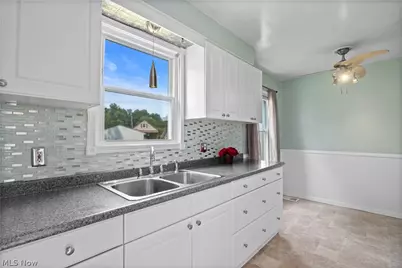 2583 E 38th Street, Lorain, OH 44055 - Photo 14