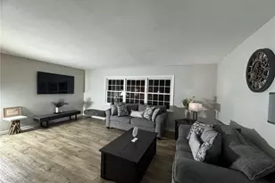 1883 Ashwood Dr, Akron, OH 44313 - Photo 8