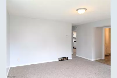 290 W Main Street, Alliance, OH 44601 - Photo 4