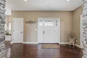 9288 Columbus Rd NE, Louisville, OH 44641 - Photo 4