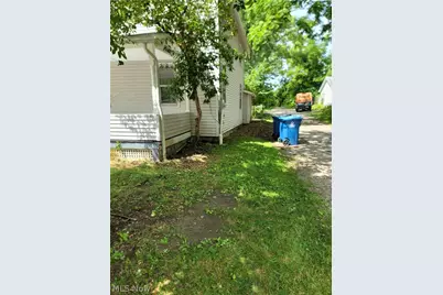 129 W Oak Street, Kent, OH 44240 - Photo 2