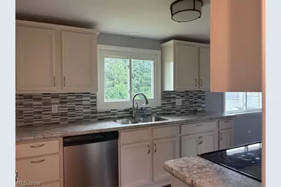 914 22nd Street SW, Massillon, OH 44647 - Photo 2