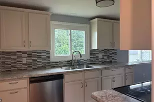 914 22nd St SW, Massillon, OH 44647 - Photo 2