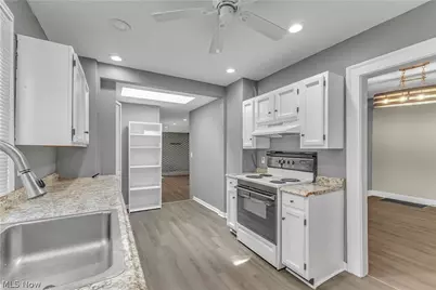 270 Pasadena, Elyria, OH 44035 - Photo 14