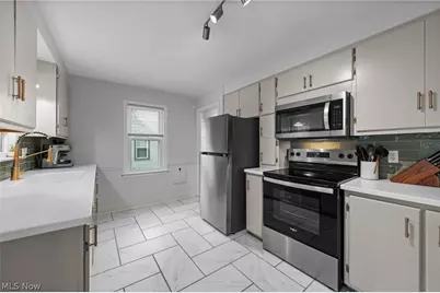 272 S Hawkins Avenue, Akron, OH 44313 - Photo 24