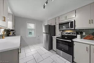 272 S Hawkins Ave, Akron, OH 44313 - Photo 24