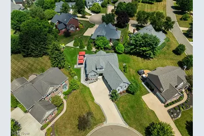 6467 Friarwood Circle NW, Canton, OH 44718 - Photo 4