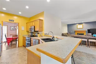 3883 Cromford Cir NW, Uniontown, OH 44685 - Photo 10