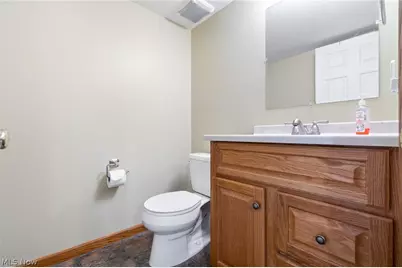 3883 Cromford Circle NW, Uniontown, OH 44685 - Photo 32