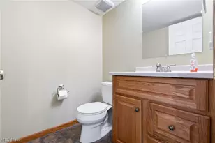 3883 Cromford Cir NW, Uniontown, OH 44685 - Photo 32