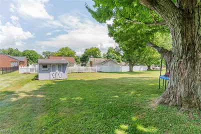 255 Grandview Avenue, Hubbard, OH 44425 - Photo 30