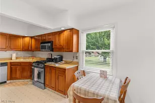 255 Grandview Ave, Hubbard, OH 44425 - Photo 8