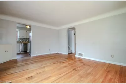 262 E 323rd Street, Willowick, OH 44095 - Photo 6