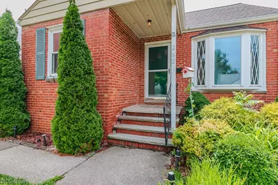 262 E 323rd Street, Willowick, OH 44095 - Photo 2