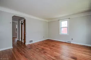 262 E 323rd St, Willowick, OH 44095 - Photo 4