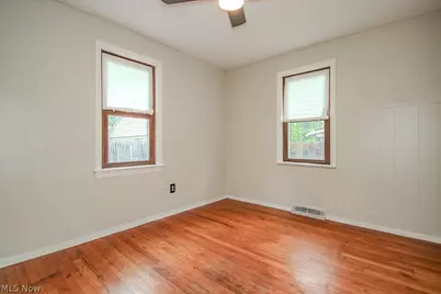 262 E 323rd Street, Willowick, OH 44095 - Photo 14