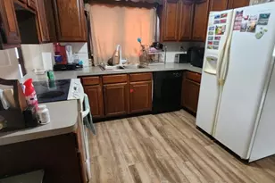 245 7th St, Elyria, OH 44035 - Photo 12