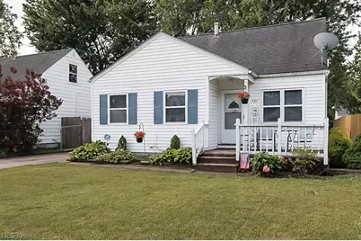 521 Cambridge Avenue, Elyria, OH 44035 - Photo 1