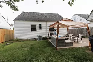 521 Cambridge Ave, Elyria, OH 44035 - Photo 4