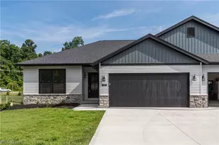 3429 Jamestown Dr, Zanesville, OH 43701 - Photo 2