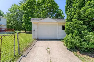 19211 Mohican Ave, Loveland, OH 44119 - Photo 28
