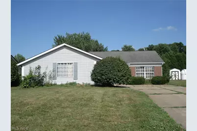 262 W Parkway Drive, Madison, OH 44057 - Photo 1