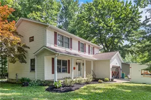 8121 Yorkshire Dr, Mentor, OH 44060 - Photo 2