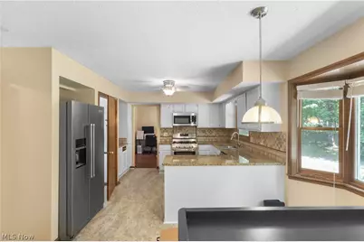 8121 Yorkshire Drive, Mentor, OH 44060 - Photo 6