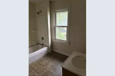 6241 W River Road S, Elyria, OH 44035 - Photo 8