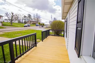 315 Nimitz Ave, Wintersville, OH 43953 - Photo 2