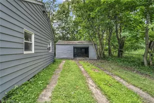 1276 Frederick Blvd, Akron, OH 44320 - Photo 4