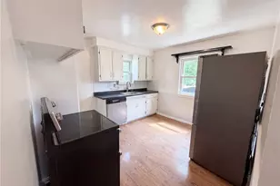 6437 Westminster Dr, Loveland, OH 44129 - Photo 2