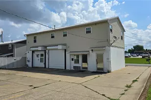 209 Lee St, Belpre, OH 45714 - Photo 2