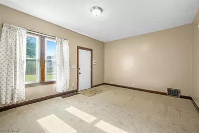 909 Brown Avenue NW, Canton, OH 44703 - Photo 6