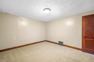 909 Brown Ave NW, Canton, OH 44703 - Photo 24