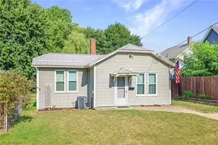 909 Brown Ave NW, Canton, OH 44703 - Photo 2