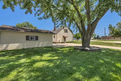 3929 E 365th Street, Willoughby, OH 44094 - Photo 6