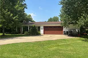 385 Cochran Rd, Aurora, OH 44202 - Photo 2