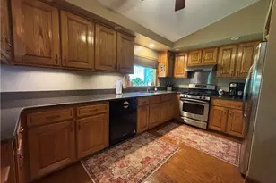 385 Cochran Rd, Aurora, OH 44202 - Photo 4