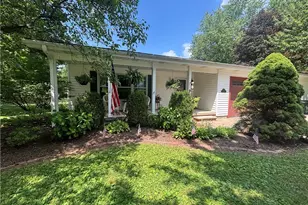 385 Cochran Rd, Aurora, OH 44202 - Photo 1