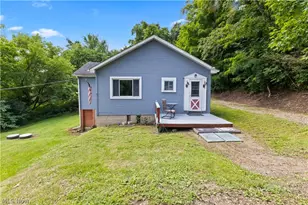 210 Arnell Ln, Steubenville, OH 43952 - Photo 2