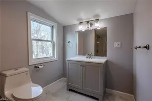 34469 Roberts Rd, Eastlake, OH 44095 - Photo 12