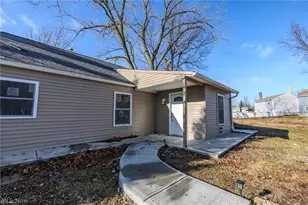 34469 Roberts Rd, Eastlake, OH 44095 - Photo 2
