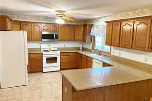 34877 Clear Creek Dr, North Ridgeville, OH 44039 - Photo 8