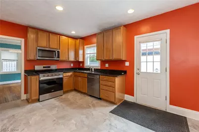 18526 Scottsdale Boulevard, Huber Heights, OH 44122 - Photo 10