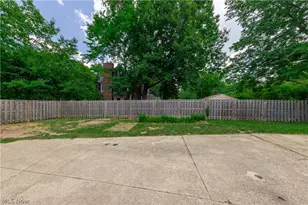 18526 Scottsdale Blvd, Huber Heights, OH 44122 - Photo 36