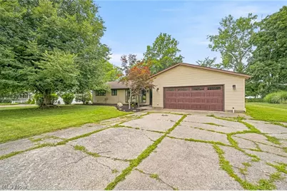 8160 Joyce Road, Grandview Heights, OH 44147 - Photo 4
