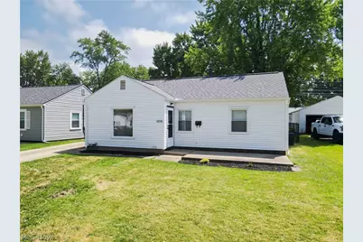 470 Standish Street NW, Massillon, OH 44647 - Photo 2