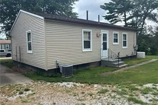 2425 40th St NE, Canton, OH 44705 - Photo 4